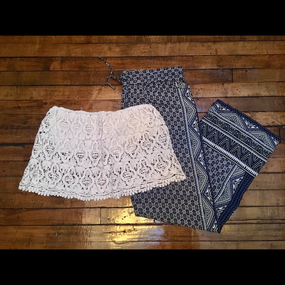 Flowy bohemian pants with tie waist